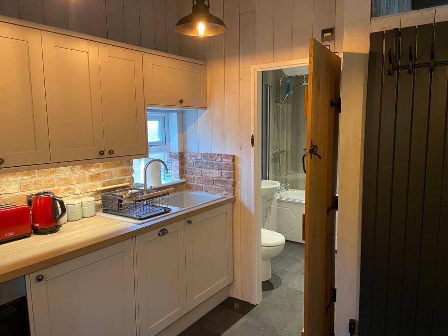 Vila Couples Getaway, With Mountain Views/Dog Friendly Crickhowell Exteriér fotografie