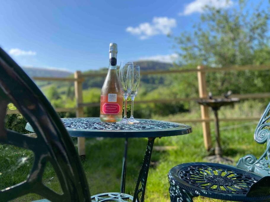 Vila Couples Getaway, With Mountain Views/Dog Friendly Crickhowell Exteriér fotografie